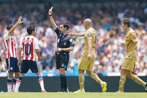 Reyna se excusa ante el chiverío