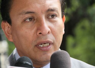 Sin desmentir ni afirmar que se queda