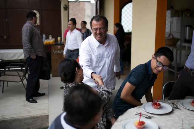 Artistas y gestores de arte se reunieron con el candidato al Senado por la coalición Juntos Haremos Historia, donde le expusieron que parte de la violencia en el país es por la falta de identidad y espacios culturales. Foto: ESPECIAL