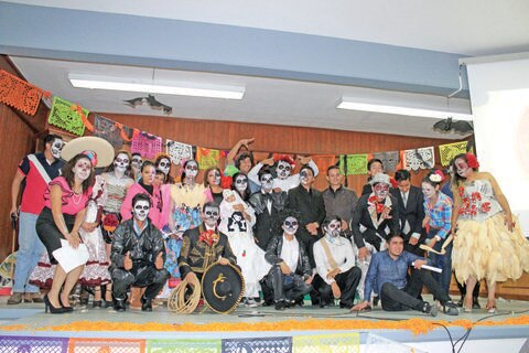 Fomentan tradiciones mexicanas 