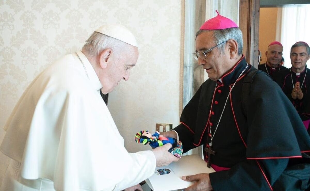 Reliquias queretanas que recibió el Papa Francisco. Foto:  Facebook Diócesis de Querétaro