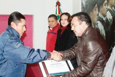 Jalpan festeja trabajo de policía municipal