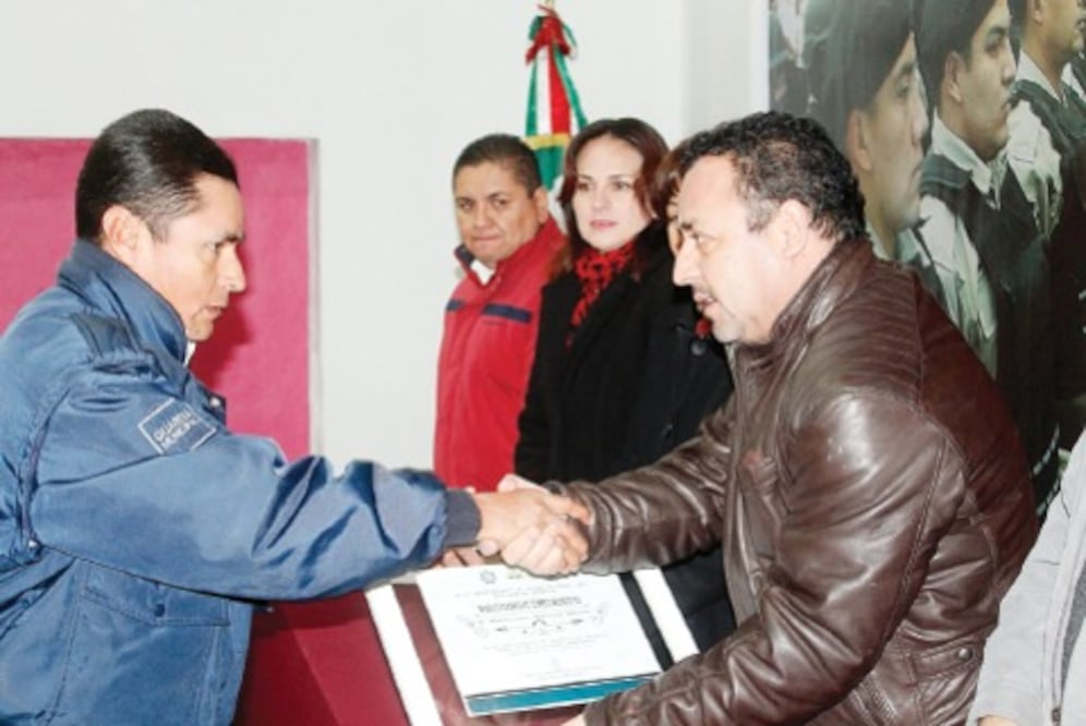 Jalpan festeja trabajo de policía municipal