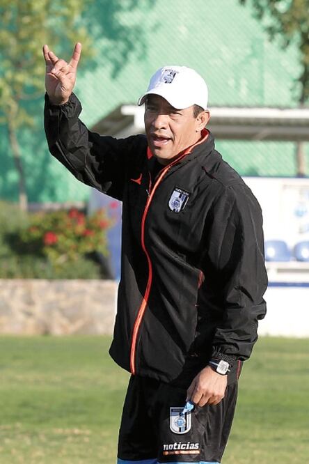 Gallos se mete a la casa del campeón