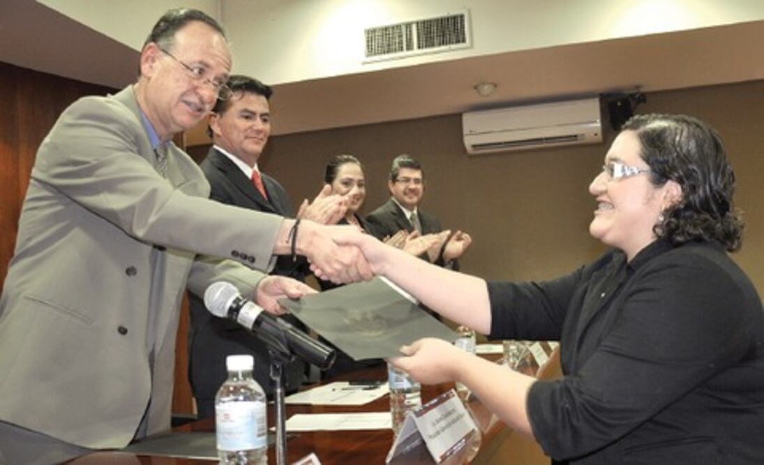 Entrega Procuraduría nombramientos