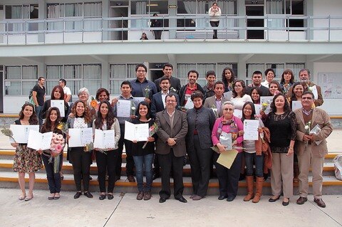 Reconoce UAQ a veterinarios