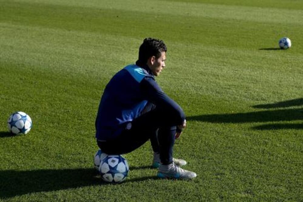 A Guardado y Moreno les urge ganar