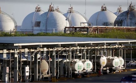 Standard and Poor's baja a negativa la perspectiva de Pemex