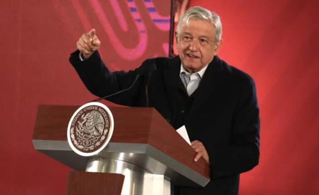 AMLO llama a concesionarios a no abusar del precio de las gasolinas