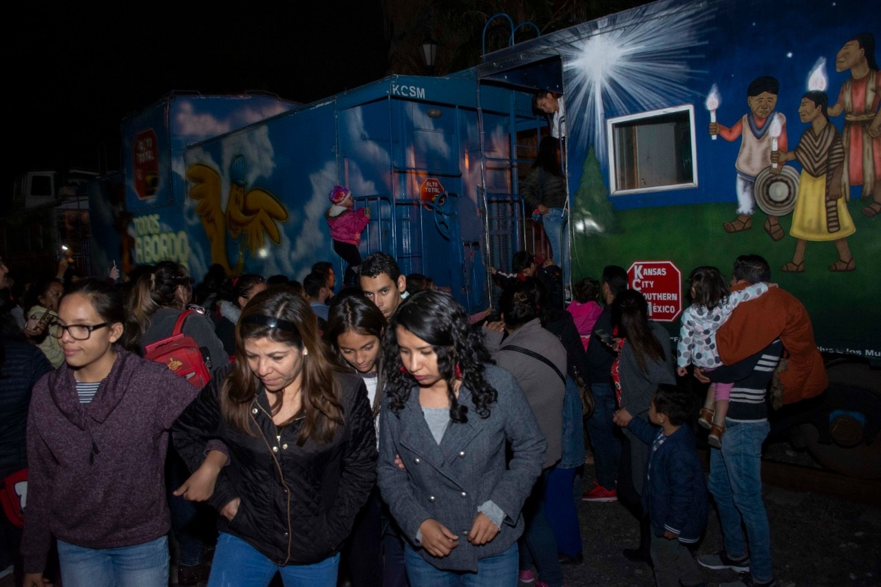 Tren navideño termina siendo “Grinch”