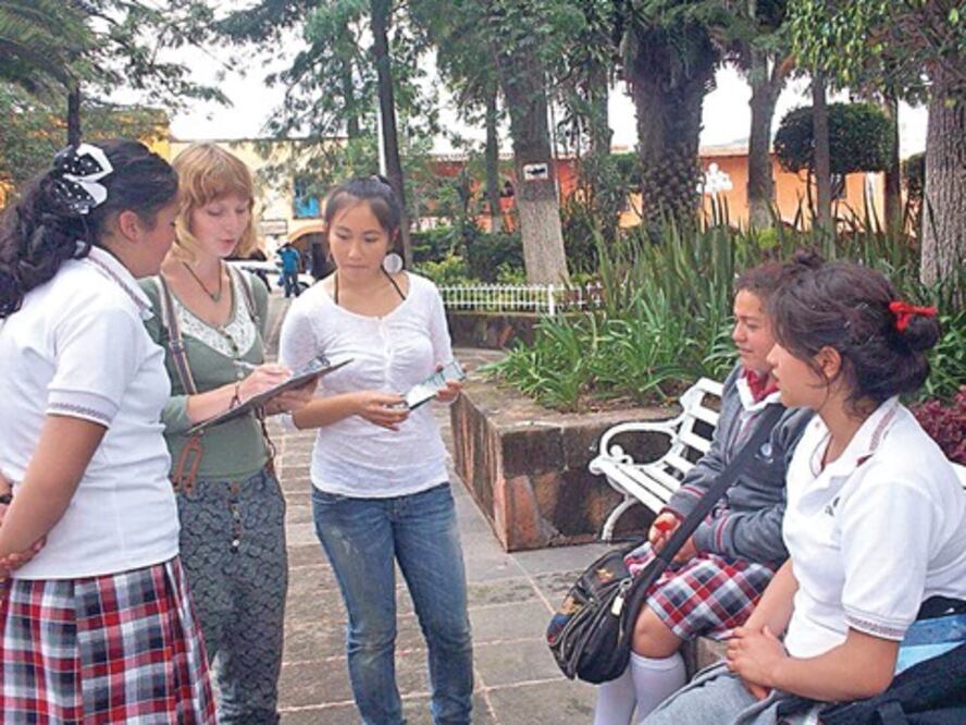 Difunden becas en el extranjero