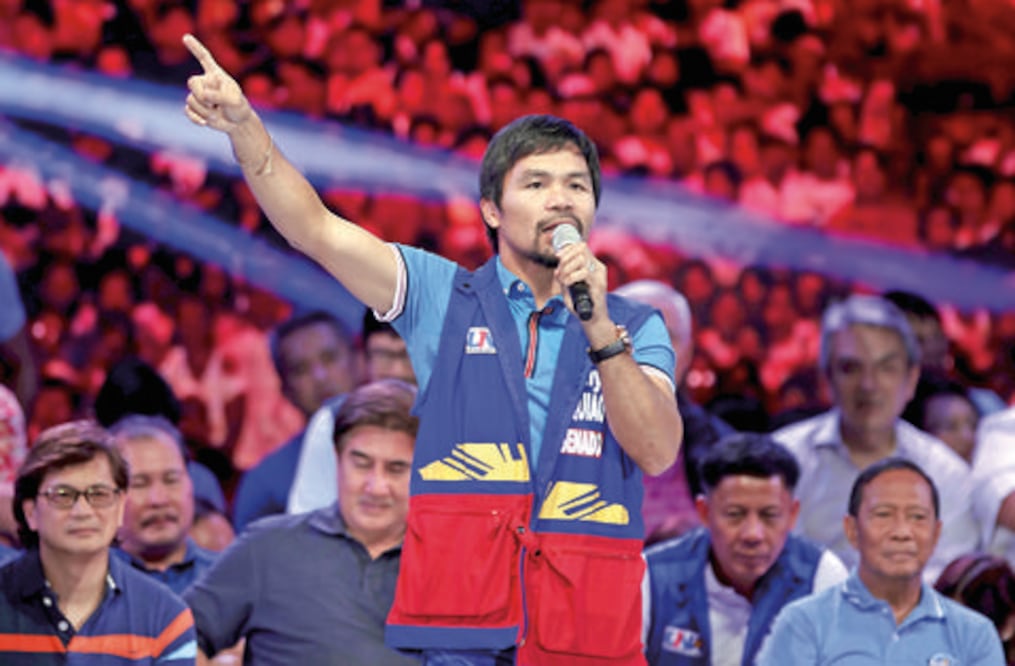 Manny se disculpa con gays