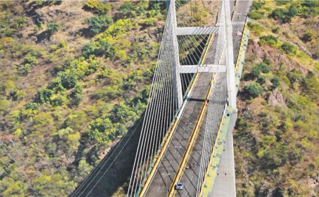 Desde su apertura la carretera ha sido cerrada constantemente debido a daños estructurales en los puentes, derrumbes y aparición de grietas. Foto: ESPECIAL