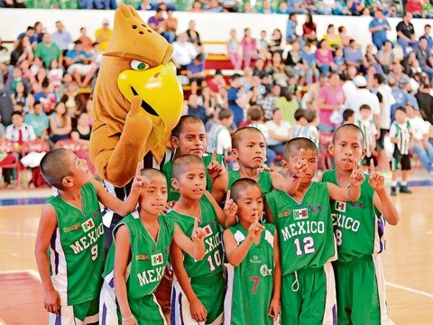 Niños triquis, en San Juan del Río