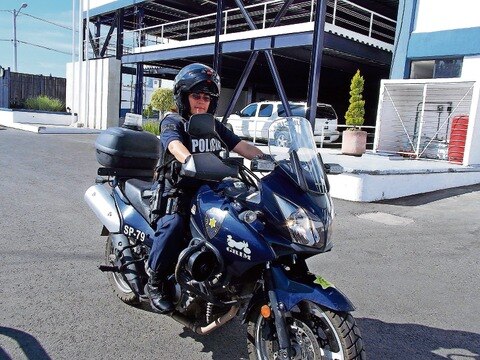 Vigilar en moto, su gran pasión