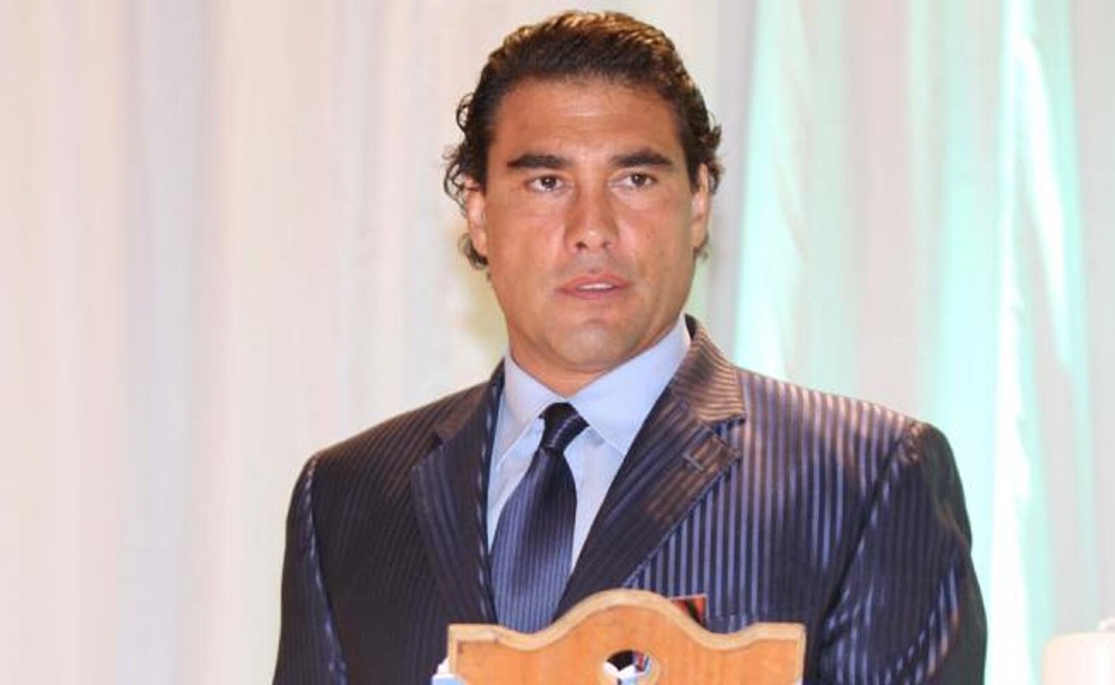 Eduardo Yáñez pide disculpas por agresión a reportero