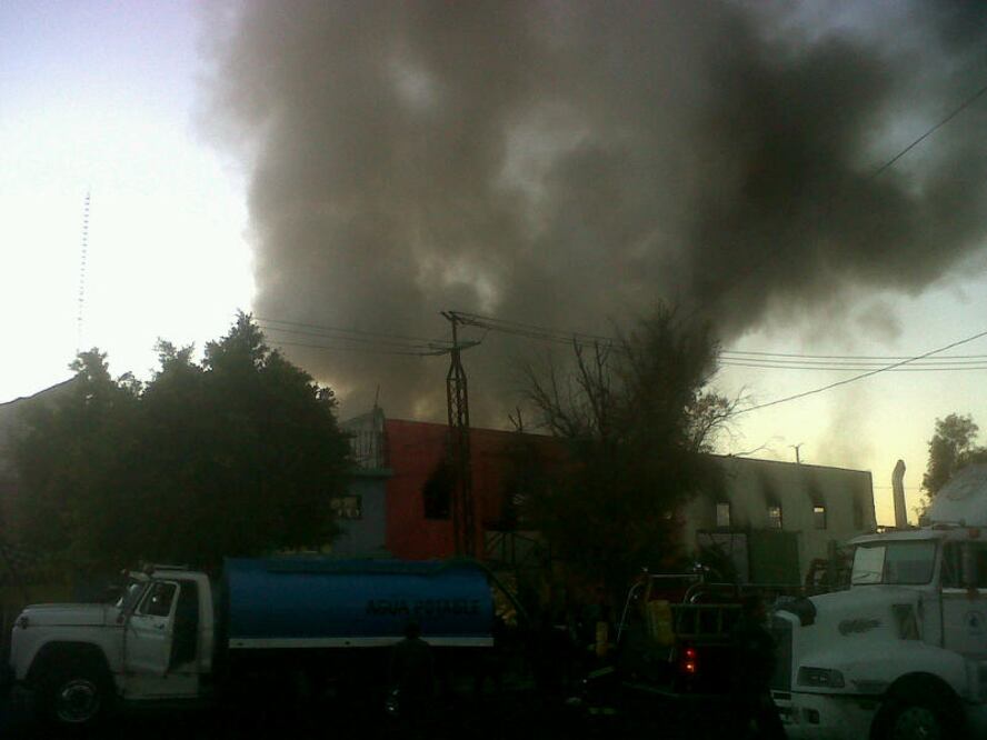 Se registra fuerte incendio en Reforma Agraria