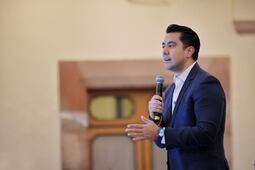 Felifer Macías descarta pedir licencia y se desmarca, por ahora, de la contienda por 2027