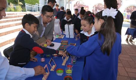 Impulsan a niños emprendedores