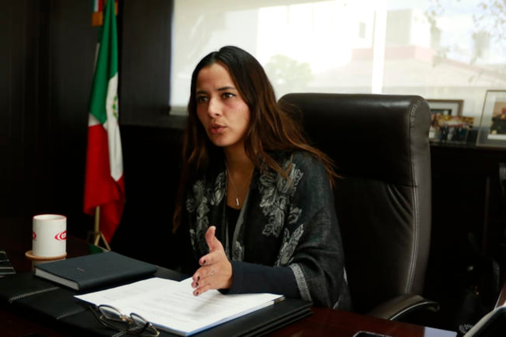 Alejandra Vega comentó la estrecha relación que han tenido con algunos proveedores, en específico de los materiales que se tienen que conseguir en el extranjero o que se pagan en dólares, como acero y cemento (CESAR GÓMEZ. EL UNIVERSAL)