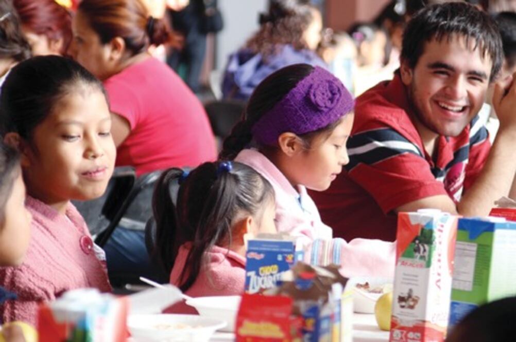 IP se compromete con alimentación infantil