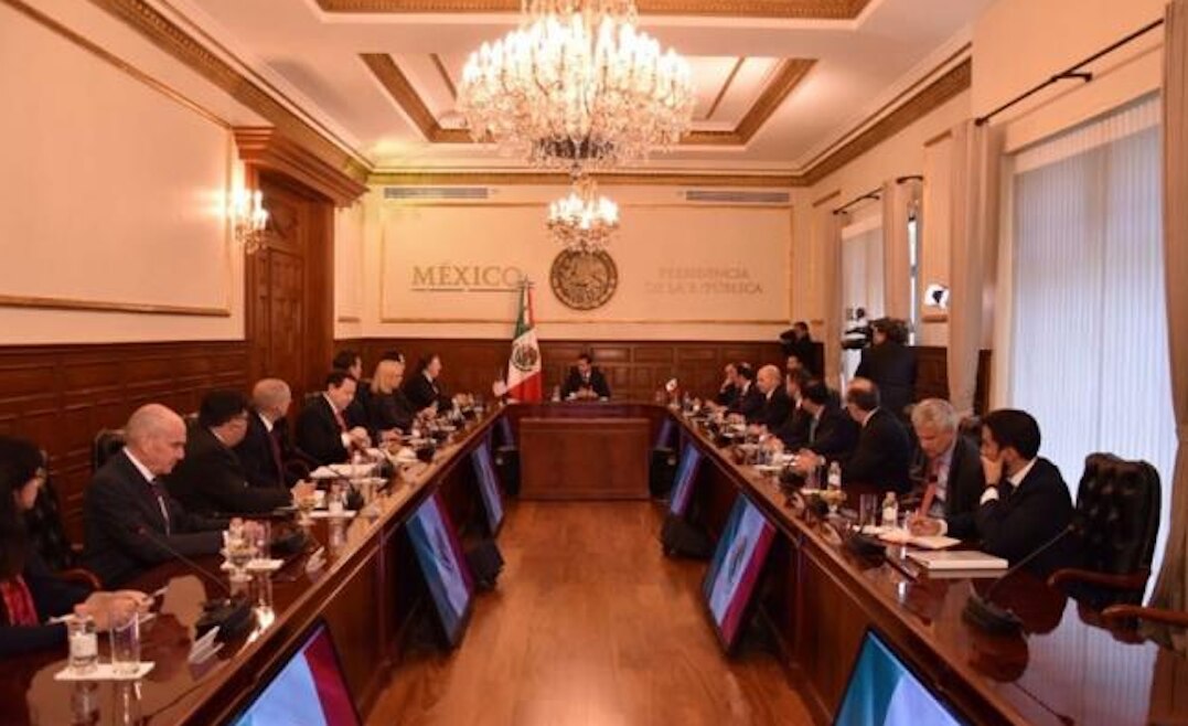 EPN pide a delegación estadounidense reunificación de familias separadas en la frontera