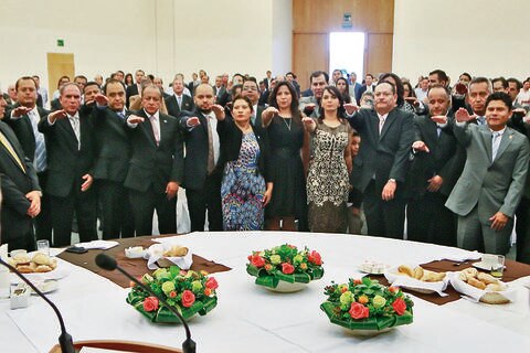 Toman protesta a Consejo Directivo de Arquitectos