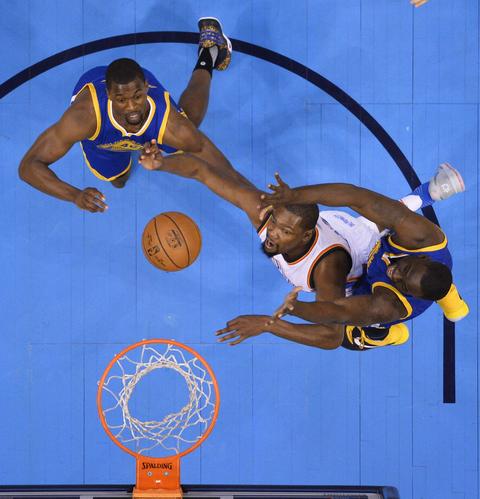 Thunder fulmina a Warriors