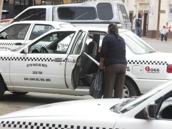 Taxistas mixtos invaden SJR