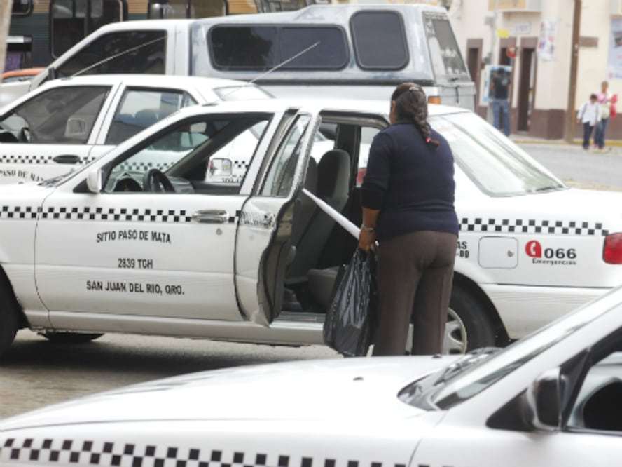 Taxistas mixtos invaden SJR