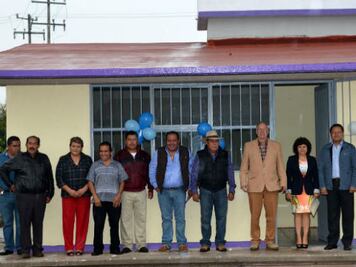 Enrique Vega entrega infraestructura escolar 