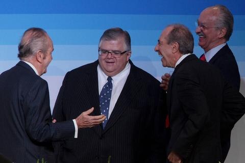 Banxico seguirá a la Fed para ajustar las tasas: Carstens