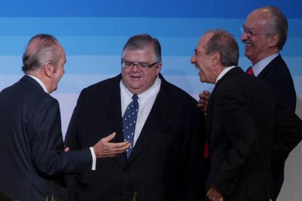 Banxico seguirá a la Fed para ajustar las tasas: Carstens