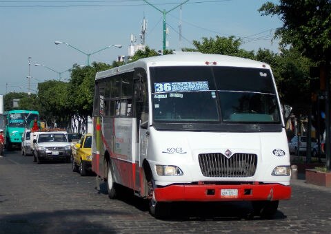 Apoya MORENA a choferes y checadores