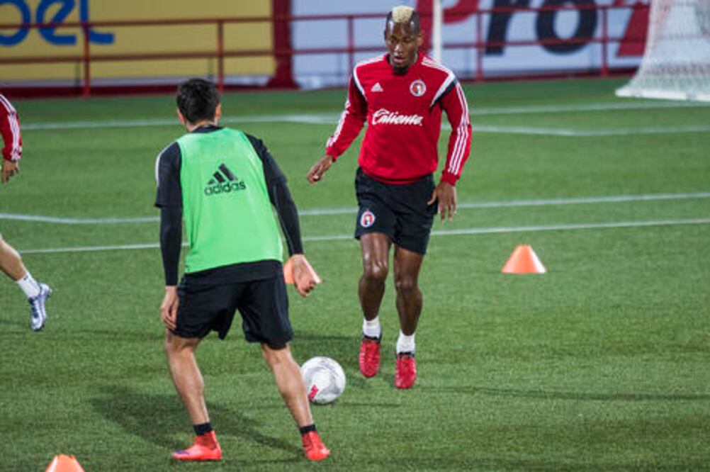 León visita a Xolos en pos del liderato