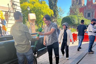 ¡Hubieran avisado! Desarman túnel y regalan sombrillas en Querétaro