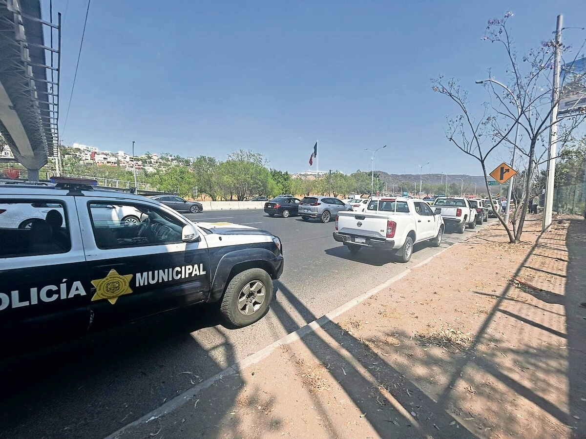 Critican detención de 2 colaboradores de Chema Tapia