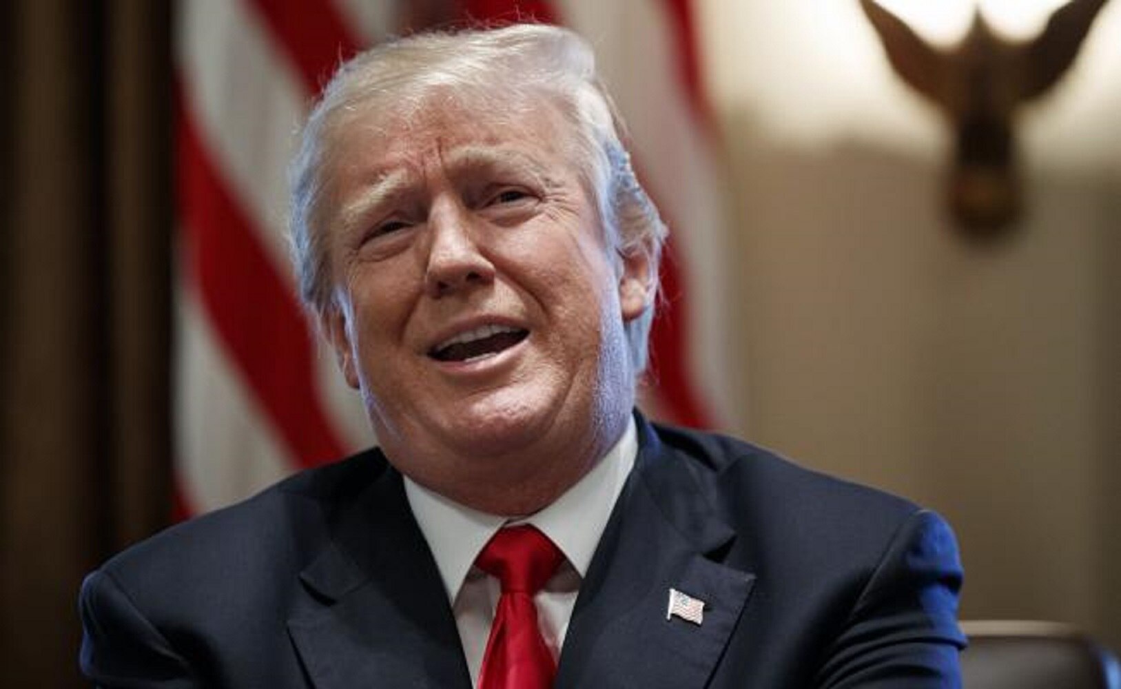 Trump fustiga a sistema judicial "injusto" por mantener DACA