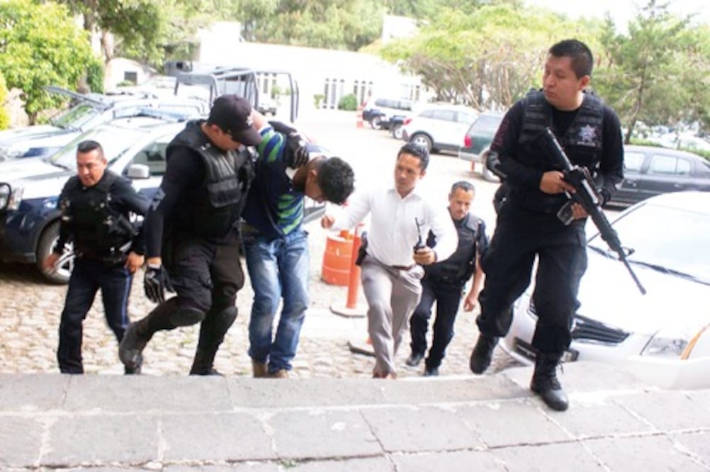 Pide edil de SJR aclarar amparos