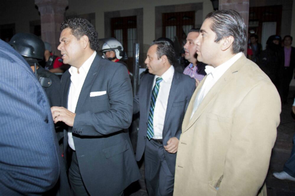 Justifican salida del Congreso