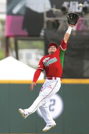 México atrapa primer triunfo 