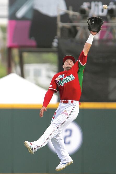 México atrapa primer triunfo