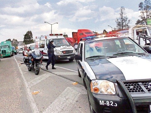 Choferes ocasionan aparatosos accidentes
