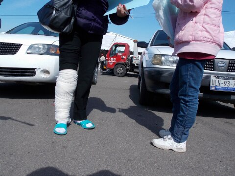 Denuncian a policía por agresiones