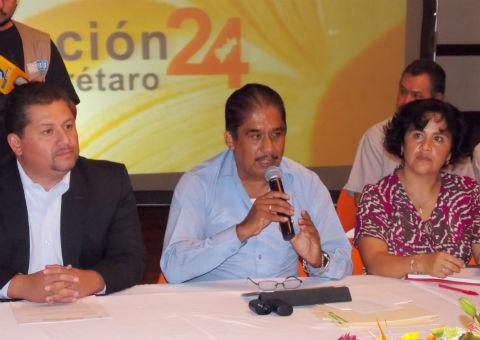 Maestros abandonan actividades