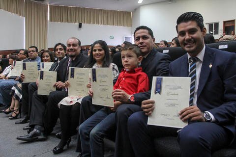 Posgrado de la Facultad de Derecho entregó constancias