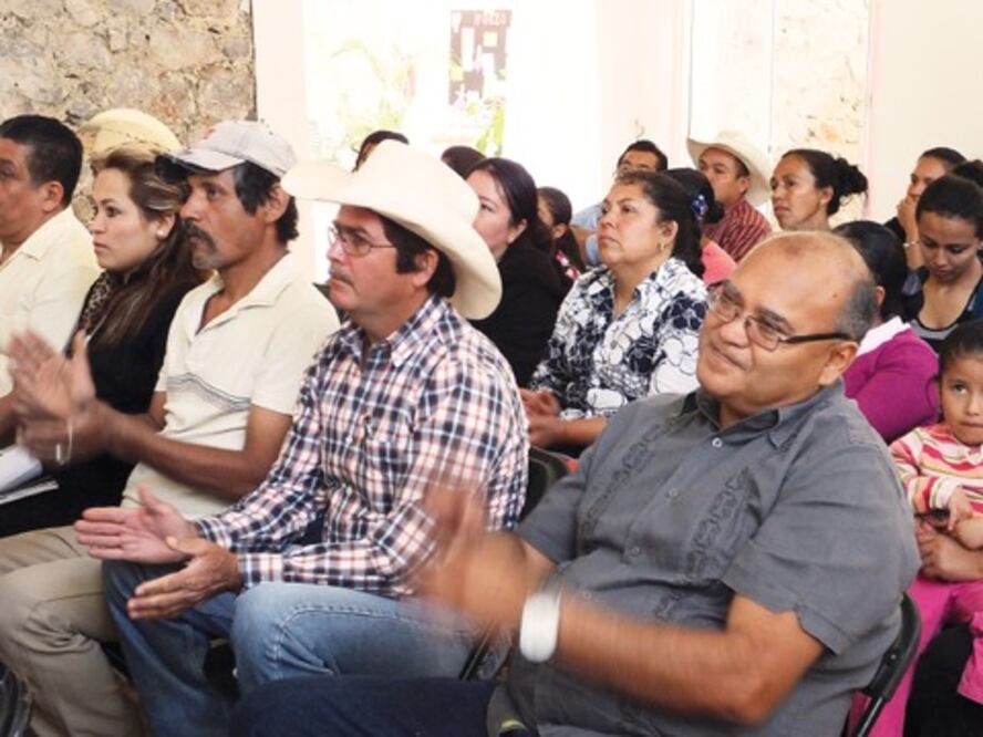 6.5 mdp a escuelas de la Sierra 