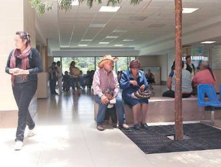 Mantiene hospital de SJR déficit de personal