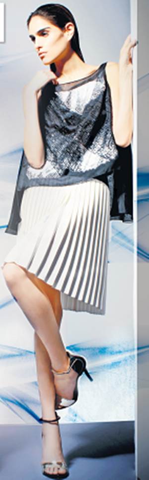 Tiñe la primavera de blanco y negro