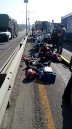 Cae motociclista en la Estatal 100